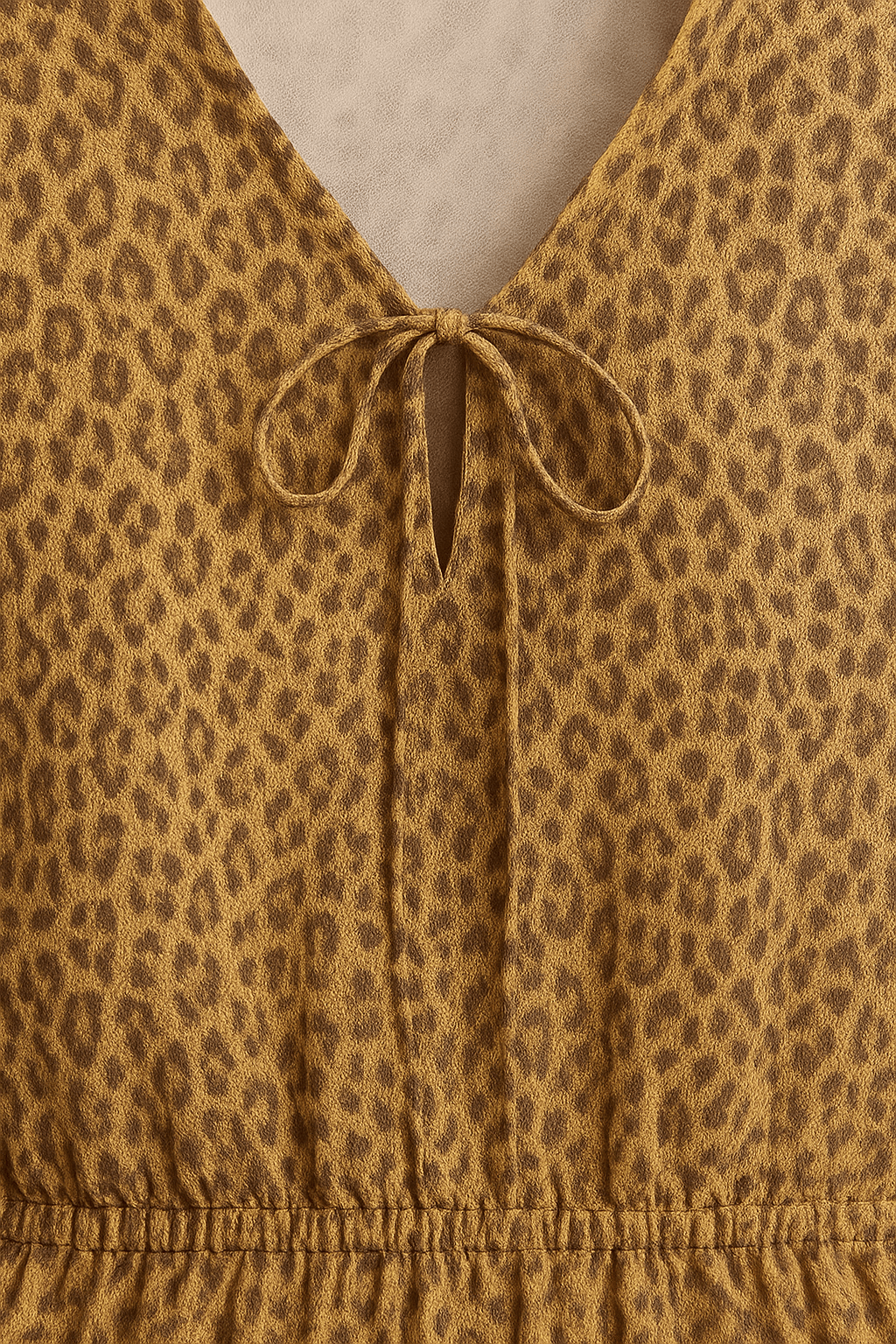 Rosie | Lekką szyfonowa sukienka mini z dekoltem i długim rękawem 2