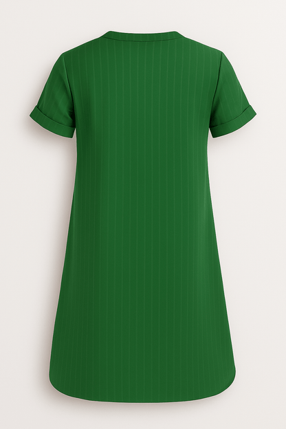 Klara | Mini sukienka z dekoltem w szpic, oddychająca tkanina 1