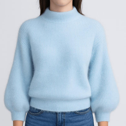 Puszysty sweter z golfem