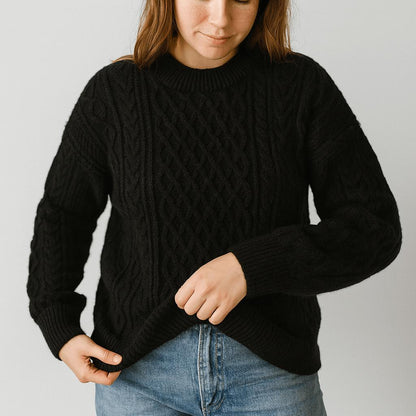 Sweter z wełny o splocie warkoczowym