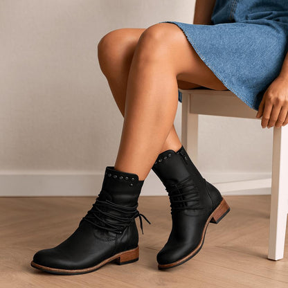 Sznurowane buty do połowy łydki