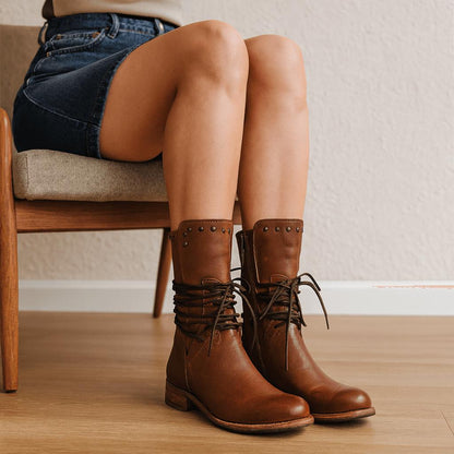 Sznurowane buty do połowy łydki