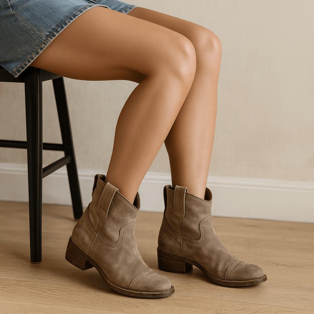 Zamszowe botki w stylu western